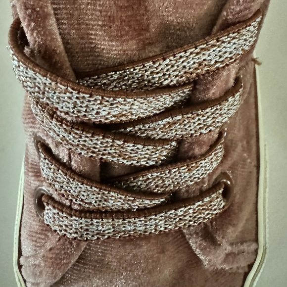 Old Navy Dusty Pink Velvet Slip On Shoes - Toddler Size 8 - Picture 9 of 12